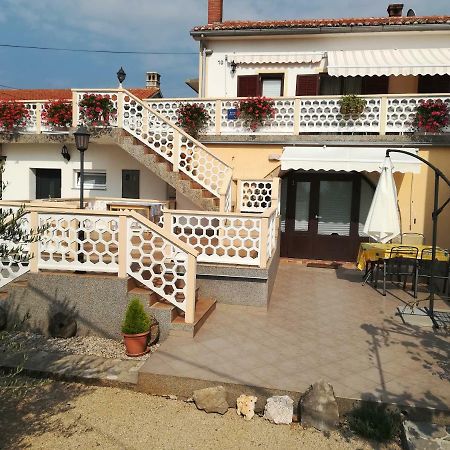 Apartmani Marija Malinska Luaran gambar