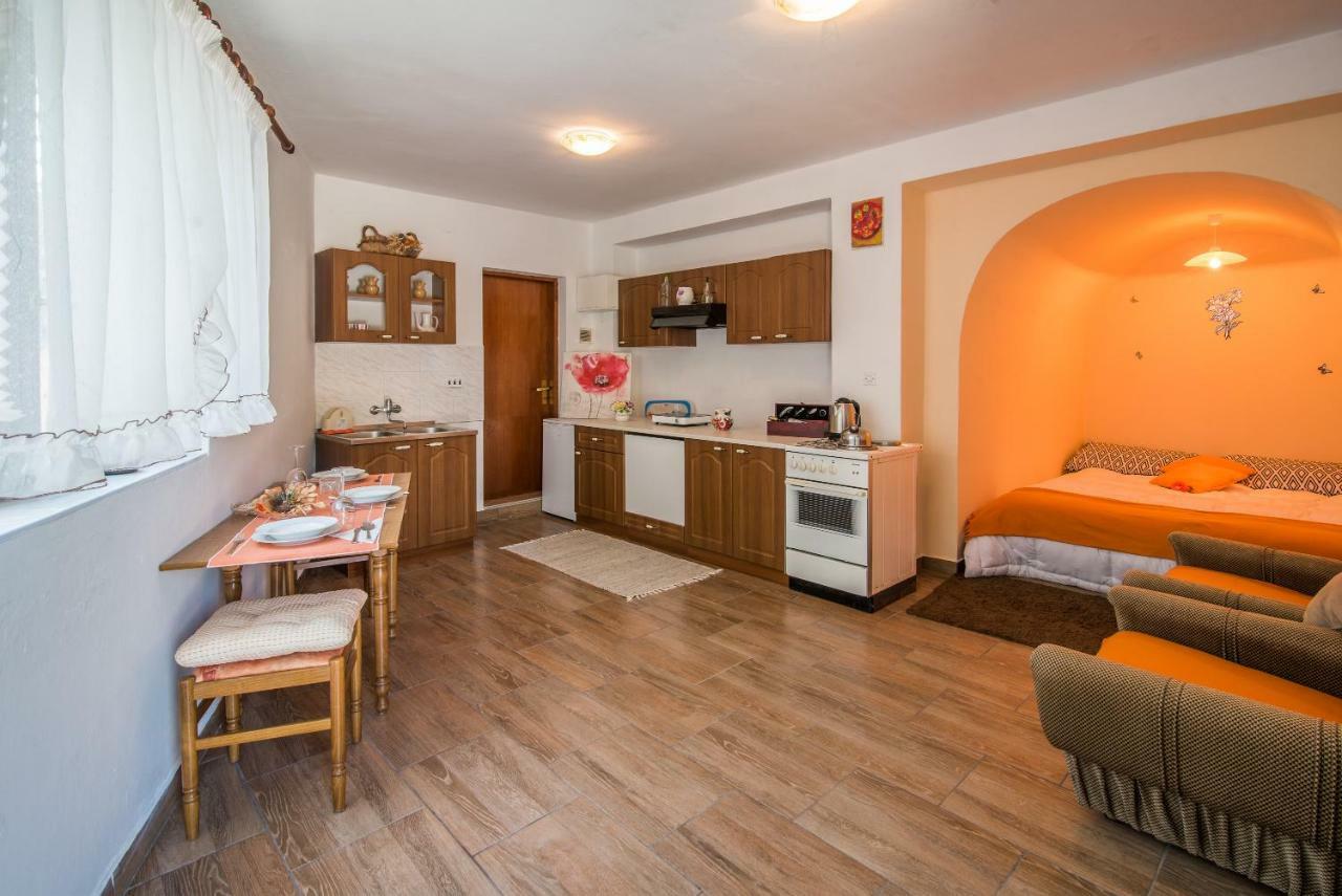 Apartmani Marija Malinska Luaran gambar