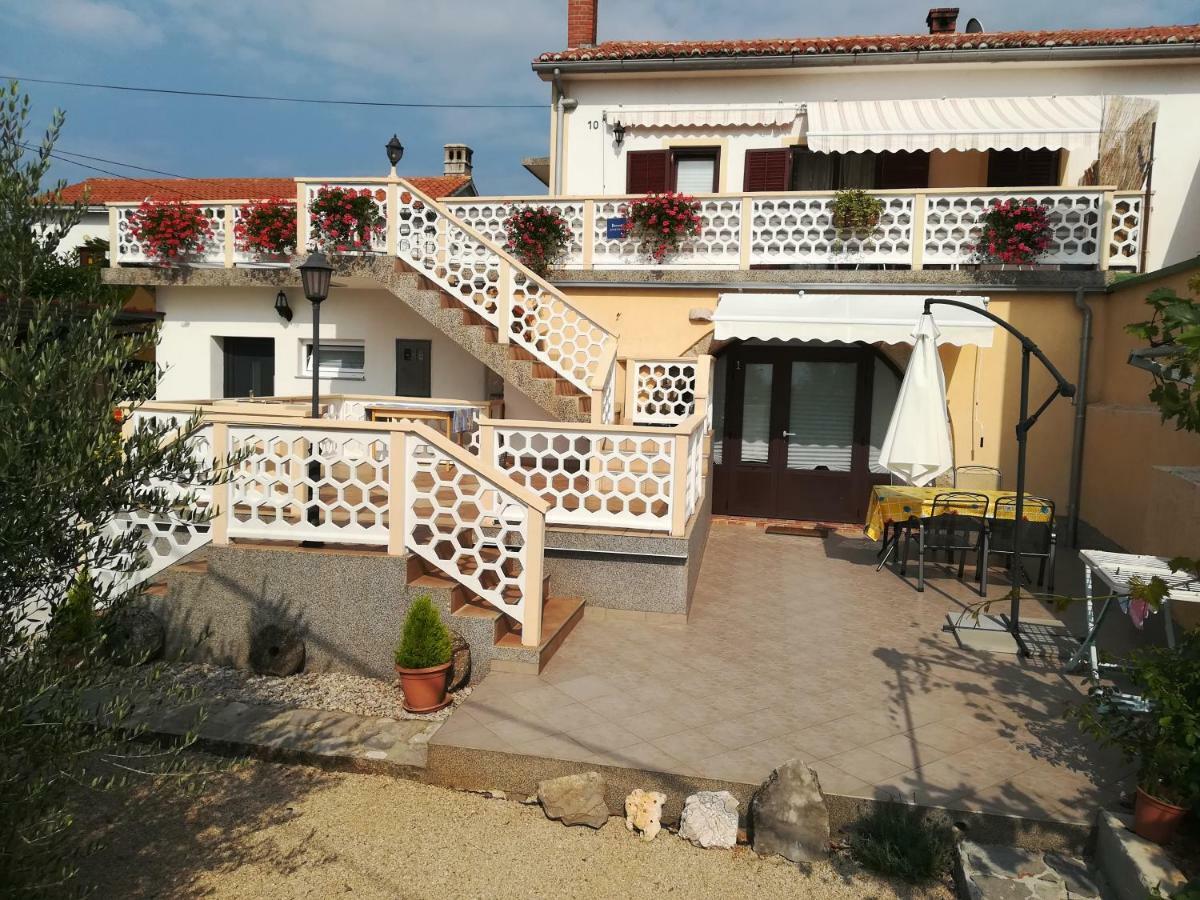 Apartmani Marija Malinska Luaran gambar