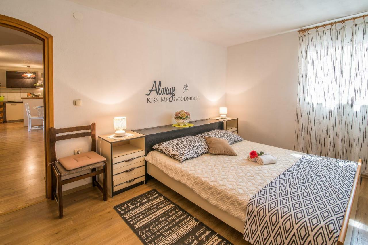 Apartmani Marija Malinska Luaran gambar