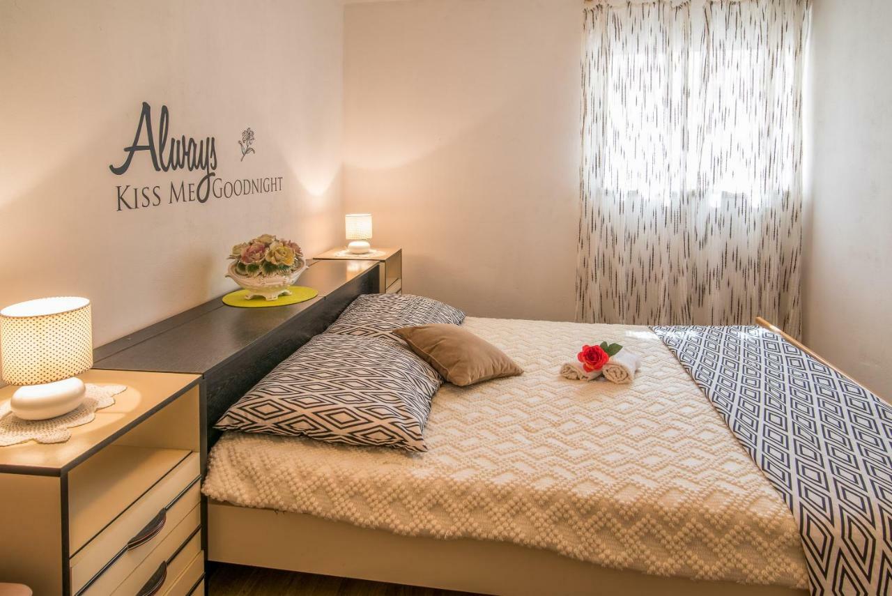 Apartmani Marija Malinska Luaran gambar